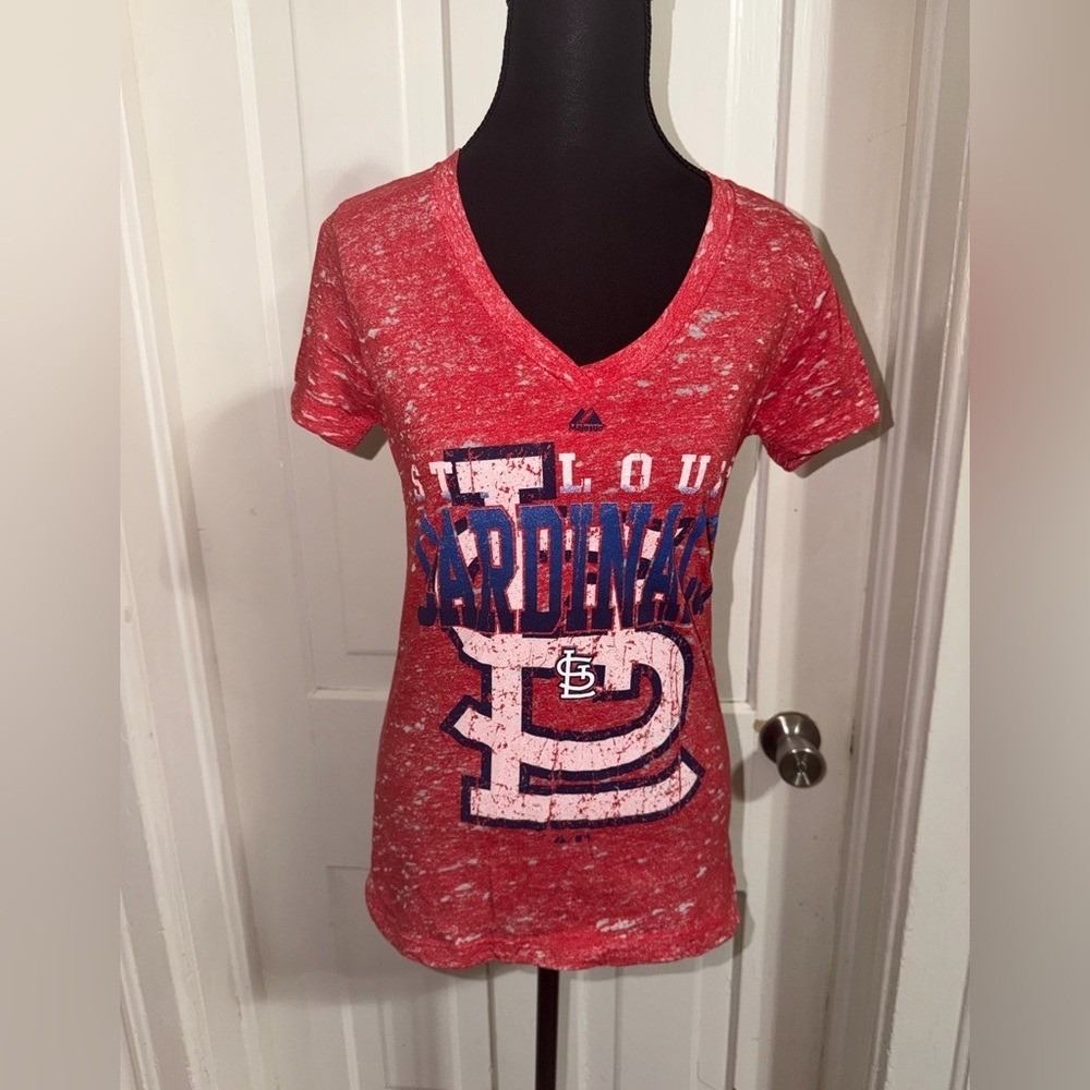 Women's size medium st. Louis Cardinals Majestic Red Graphic T-Shirt, top, shirt